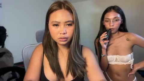 _petitechloe online show from July 18, 2026, 6:34 pm
