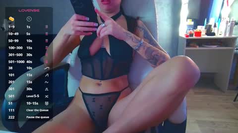 Ilona online show from December 4, 2025, 8:23 am