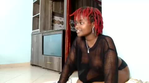 _prettyred online show from November 4, 2025, 6:40 pm