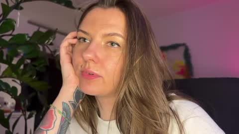 Snapshot of _private_person_ chatting on December 24, 2024, 8:49 pm HADLY today day-off see u online 0112 online show from December 24, 2024, 8:49 pm