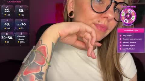 Snapshot of _private_person_ chatting on January 16, 2025, 6:16 pm HADLY today day-off see u online 0112 online show from January 16, 2025, 6:16 pm