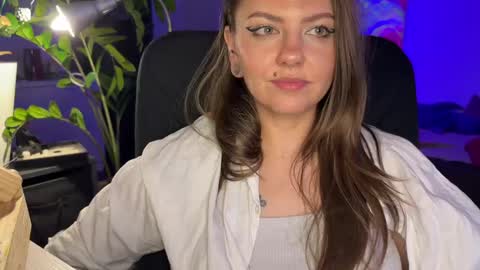 Snapshot of _private_person_ chatting on January 28, 2025, 8:58 pm HADLY today day-off see u online 0112 online show from January 28, 2025, 8:58 pm