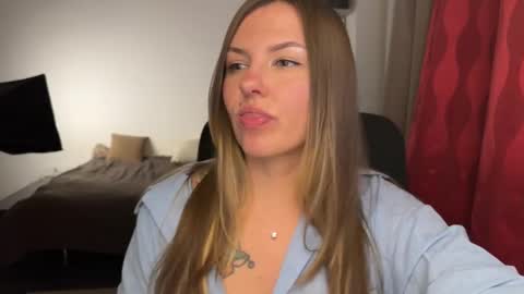 Snapshot of _private_person_ chatting on September 14, 2025, 4:39 pm HADLY today day-off see u online 0112 online show from September 14, 2025, 4:39 pm
