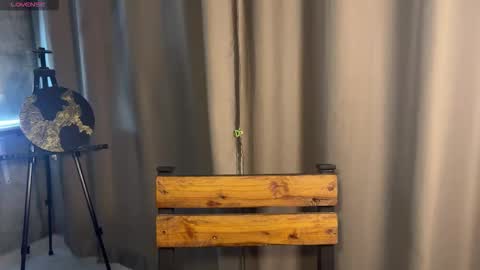  HADLY today day-off see u online 0112  online show from November 8, 2025, 1:11 pm