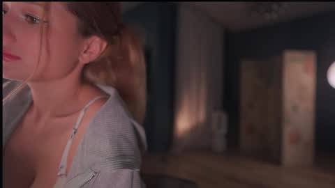 Eva online show from October 23, 2025, 2:11 am