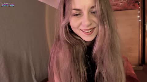 Snapshot of _pure_joy chatting on December 21, 2024, 8:21 pm Joy online show from December 21, 2024, 8:21 pm