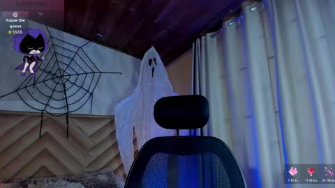 Snapshot of _raven_black chatting on October 17, 2025, 2:41 pm Raven online show from October 17, 2025, 2:41 pm