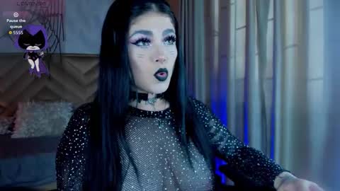 Snapshot of _raven_black chatting on October 22, 2025, 11:32 am Raven online show from October 22, 2025, 11:32 am