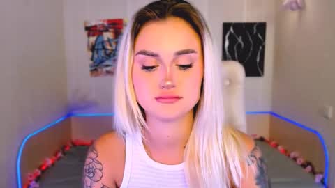 _ravena online show from October 3, 2025, 2:14 pm