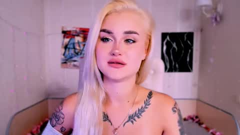 _ravena online show from October 16, 2025, 9:43 am