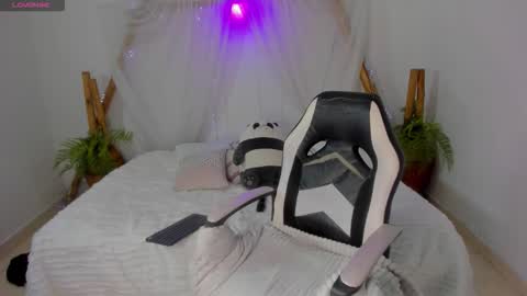 Moon online show from December 22, 2025, 7:00 pm