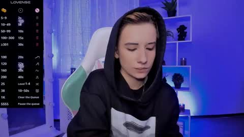 Snapshot of _rein_ramm chatting on April 11, 2026, 3:38 pm Rein online show from April 11, 2026, 3:38 pm