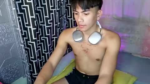 Snapshot of _rhodhard chatting on April 13, 2026, 4:07 am _rhodhard online show from April 13, 2026, 4:07 am