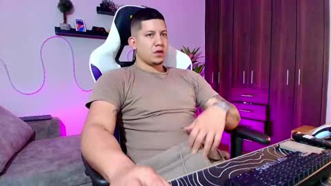 Roberto online show from March 1, 2025, 12:56 pm