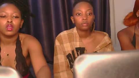 Snapshot of _roxxana chatting on May 18, 2026, 4:24 pm Roxxana online show from May 18, 2026, 4:24 pm