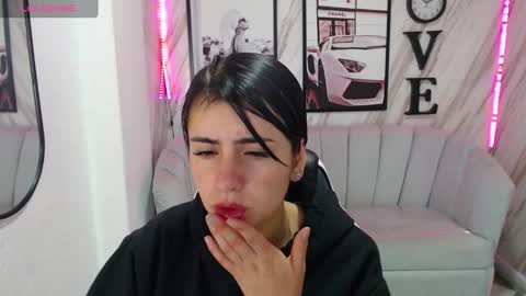 Samantha online show from March 5, 2025, 1:06 pm