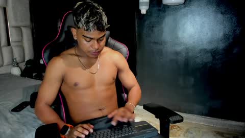 _sammy_ice online show from January 11, 2025, 6:35 am