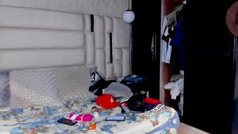 _sammy_ice online show from February 12, 2025, 2:21 pm