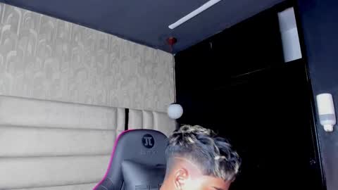 _sammy_ice online show from February 15, 2025, 4:23 pm