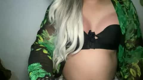 _sandraxx online show from February 5, 2026, 10:09 am