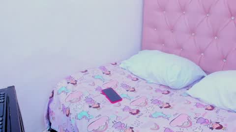 Snapshot of _saray_rose chatting on June 3, 2026, 2:33 pm _saray_rose online show from June 3, 2026, 2:33 pm