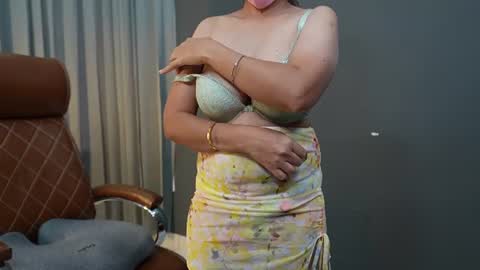 Snapshot of _savy_ chatting on July 1, 2026, 7:32 am Savreen online show from July 1, 2026, 7:32 am