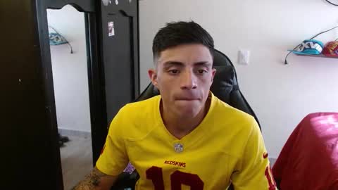 SCHNEIDER online show from November 19, 2025, 7:47 pm