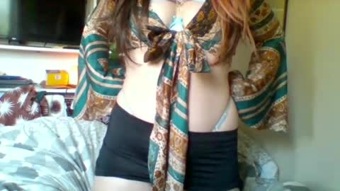 Snapshot of _secretsoph_ chatting on August 5, 2026, 6:05 am Secret Soph online show from August 5, 2026, 6:05 am