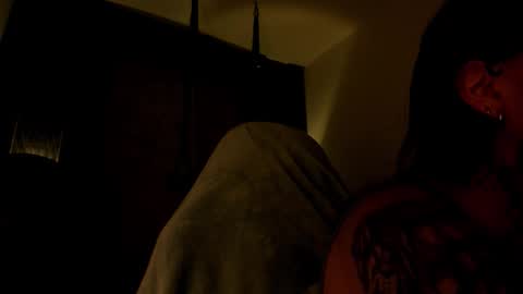 Selene online show from October 8, 2025, 3:53 pm