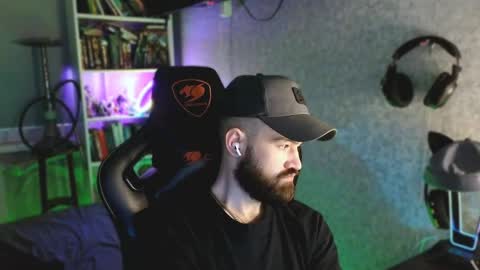 Ask me online show from April 15, 2026, 7:58 pm