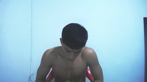 Juan Pablo-independent model online show from December 3, 2025, 4:20 am