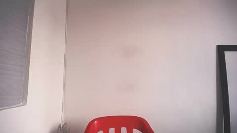 Juan Pablo-independent model online show from December 4, 2025, 4:48 pm