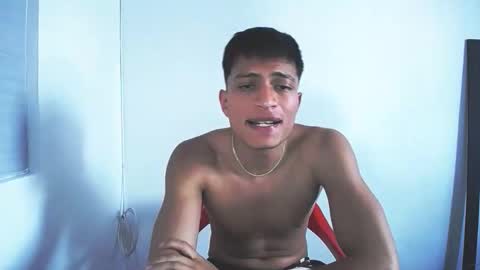 Juan Pablo-independent model online show from December 22, 2025, 9:12 pm