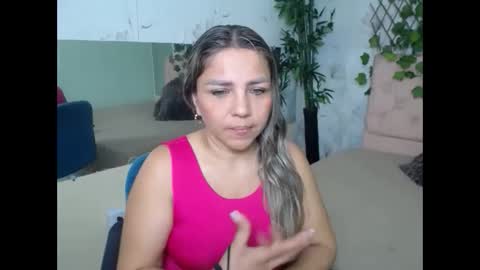 Snapshot of _sexyredhead_ chatting on April 16, 2026, 12:17 pm KATA online show from April 16, 2026, 12:17 pm