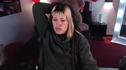 _sharlotte777 online show from February 17, 2025, 1:42 pm