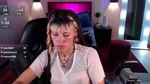 _sharlotte777 online show from March 6, 2025, 6:59 pm