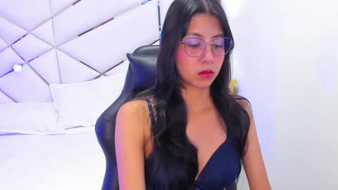 Lana  online show from September 19, 2025, 12:34 am