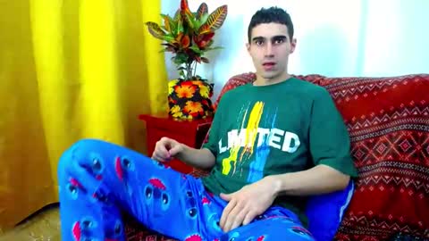 Snapshot of _skyleer_ chatting on November 4, 2025, 11:37 pm _skyleer_ online show from November 4, 2025, 11:37 pm