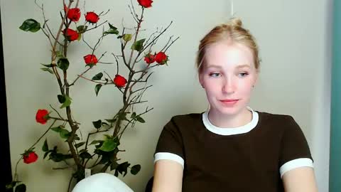 Snapshot of _snow_queen__ chatting on April 29, 2026, 5:30 pm Rachel online show from April 29, 2026, 5:30 pm