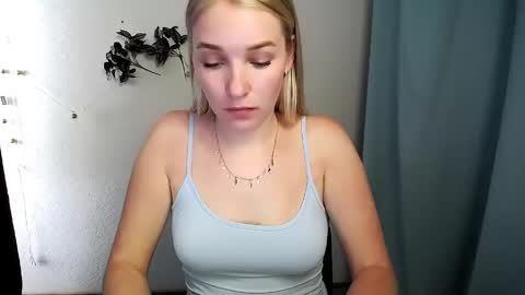 Snapshot of _snow_queen__ chatting on May 20, 2026, 8:09 am Rachel online show from May 20, 2026, 8:09 am