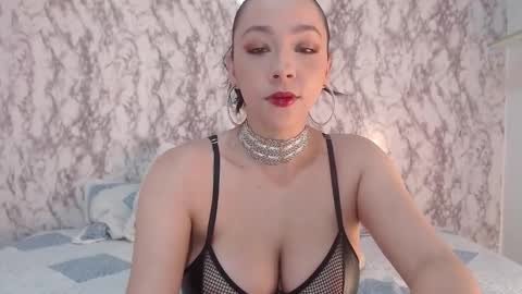 Snapshot of _sofiaparker_ chatting on December 4, 2024, 7:06 am Sofia Parker online show from December 4, 2024, 7:06 am