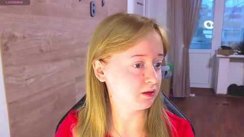 Snapshot of _sofiy_milashka chatting on October 24, 2025, 3:25 am Sofiy online show from October 24, 2025, 3:25 am