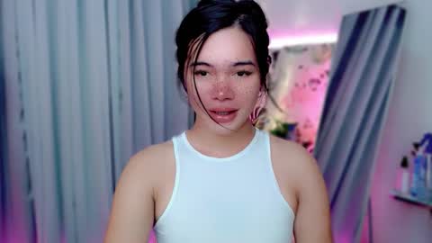 _sophie_69 online show from September 25, 2025, 9:18 pm