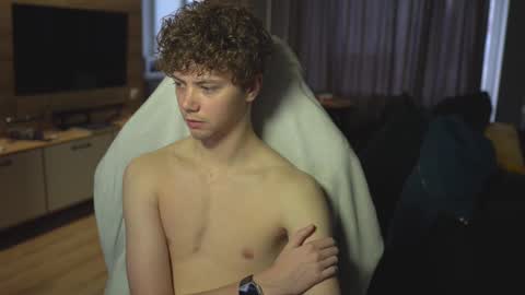 OLIVERpvt is open online show from February 20, 2025, 4:07 am