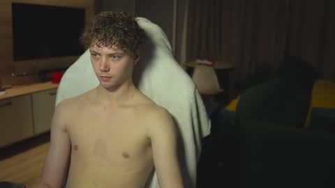 OLIVERpvt is open online show from March 5, 2025, 4:13 pm