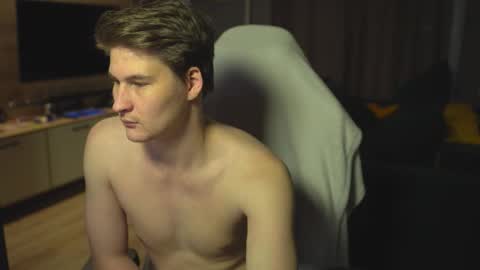 OLIVERpvt is open online show from November 17, 2025, 3:45 am