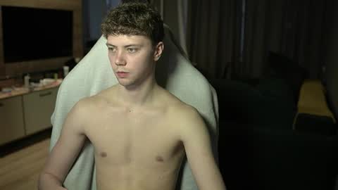 OLIVERpvt is open online show from April 2, 2026, 3:09 pm