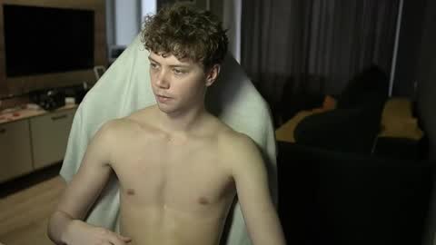 OLIVERpvt is open online show from April 6, 2026, 1:12 pm