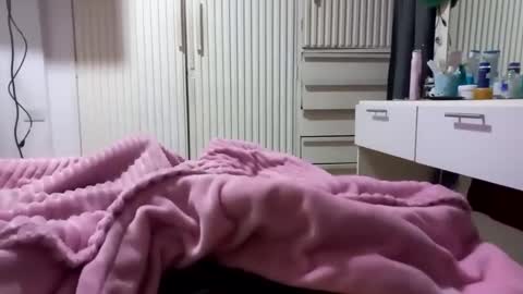 Alejandro Pinzon online show from February 25, 2025, 1:52 am