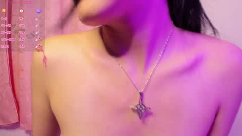 Snapshot of _strawberrycream chatting on December 23, 2024, 2:35 am Angela online show from December 23, 2024, 2:35 am